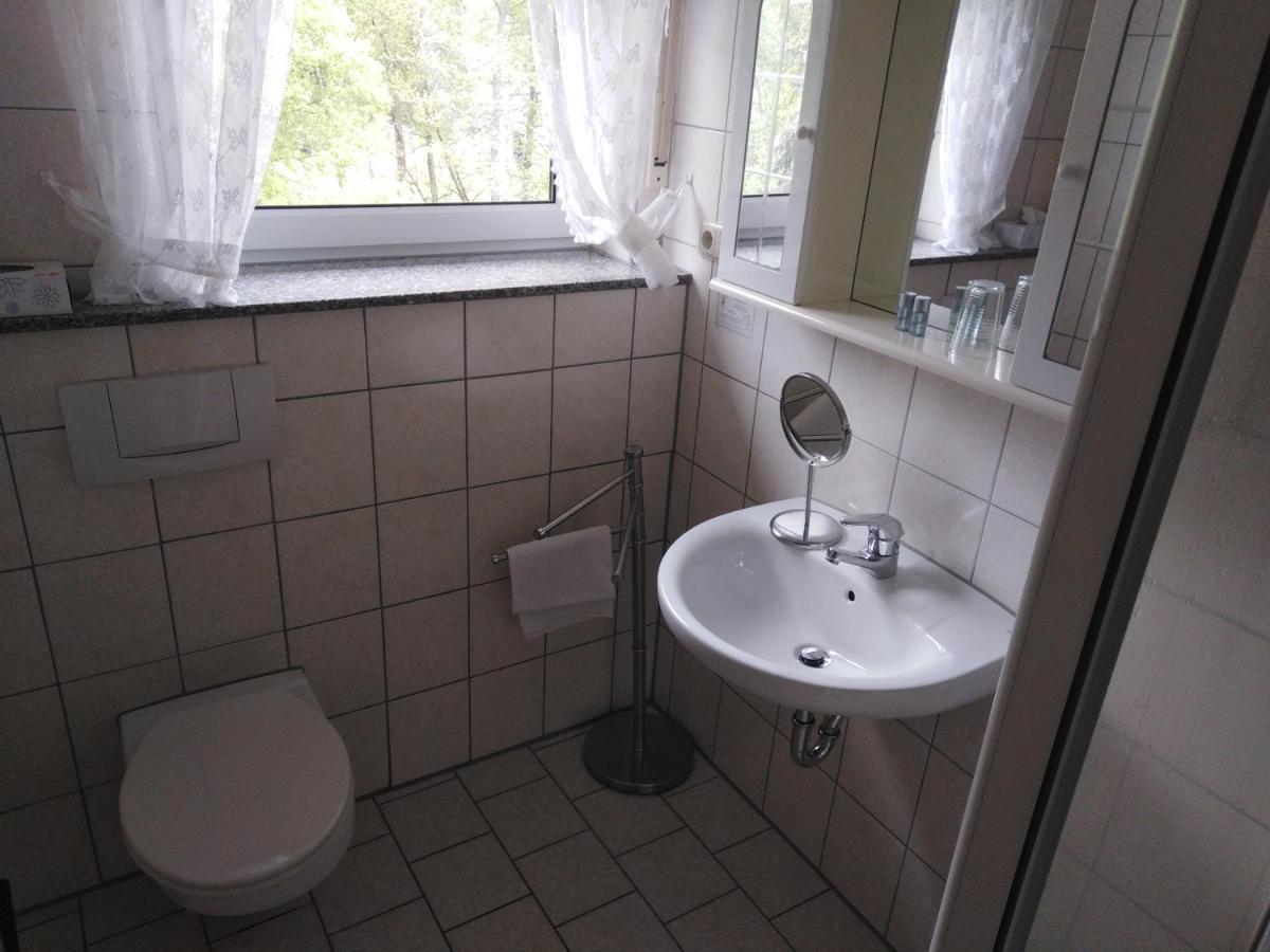 Zimmer Ohne Fruehstueck In Der Forellenzucht Burgen  Dış mekan fotoğraf